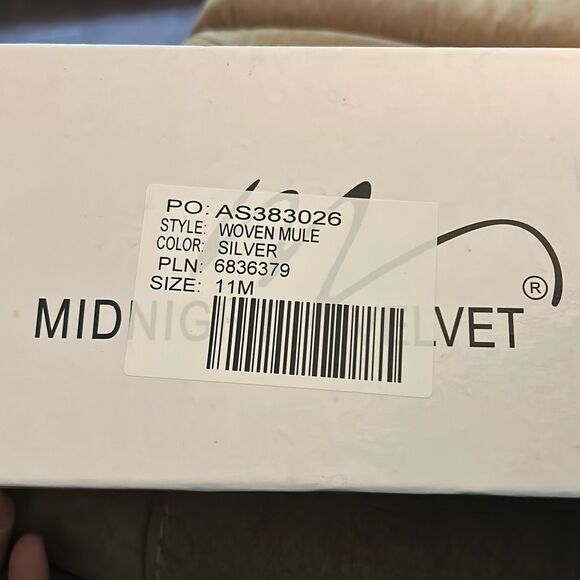 Midnight Velvet Woven Mule in Silver. Size 11M. - Picture 8 of 8